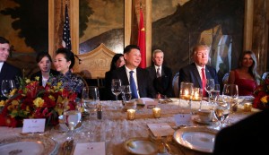 Chinese President Xi Jinping and President Donald Trump attend a dinner accompanied by first ladies Peng Liyuan and Melania Trump at Trump's Mar-a-Lago estate in West Palm Beach, Florida. REUTERS/Carlos Barria