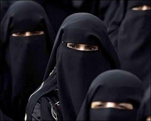 Muslim-women-wearing-burqa-photo-shot-BTV